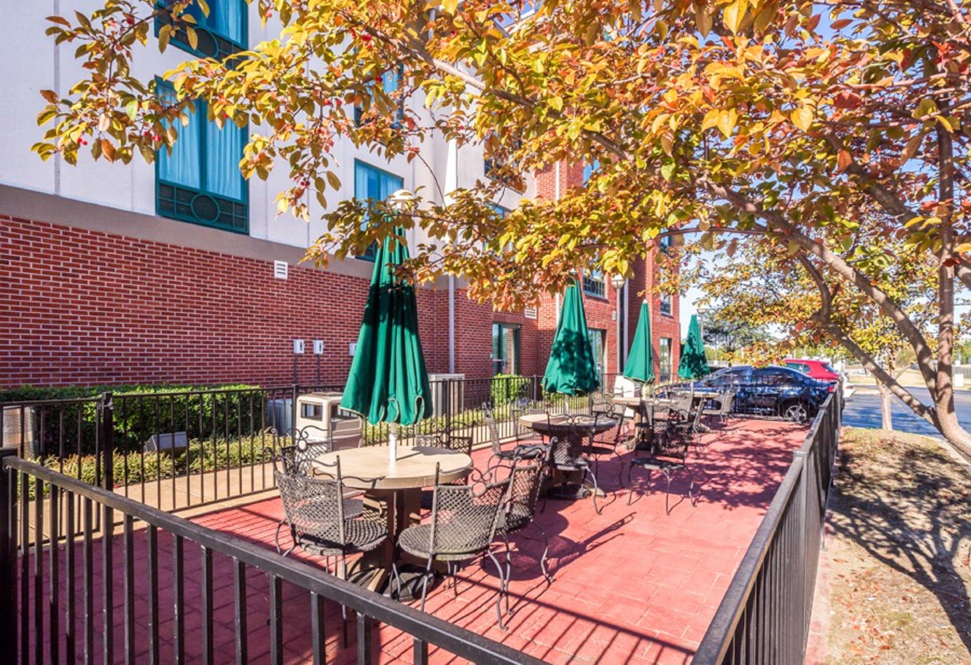 Holiday Inn Express Hotel & Suites Memphis Southwind By Ihg Exterior photo